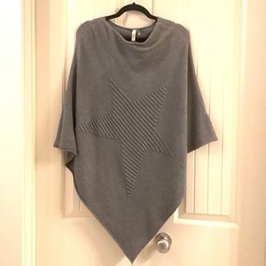 Elan Gray Sweater poncho with Star Design